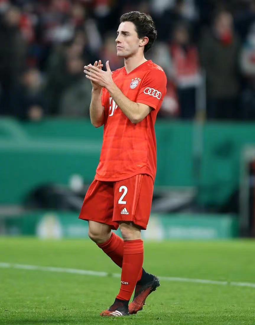 瓦尔索尔队一举夺冠,球员实力彰显 瓦尔索尔队一举夺冠,球员实力彰显