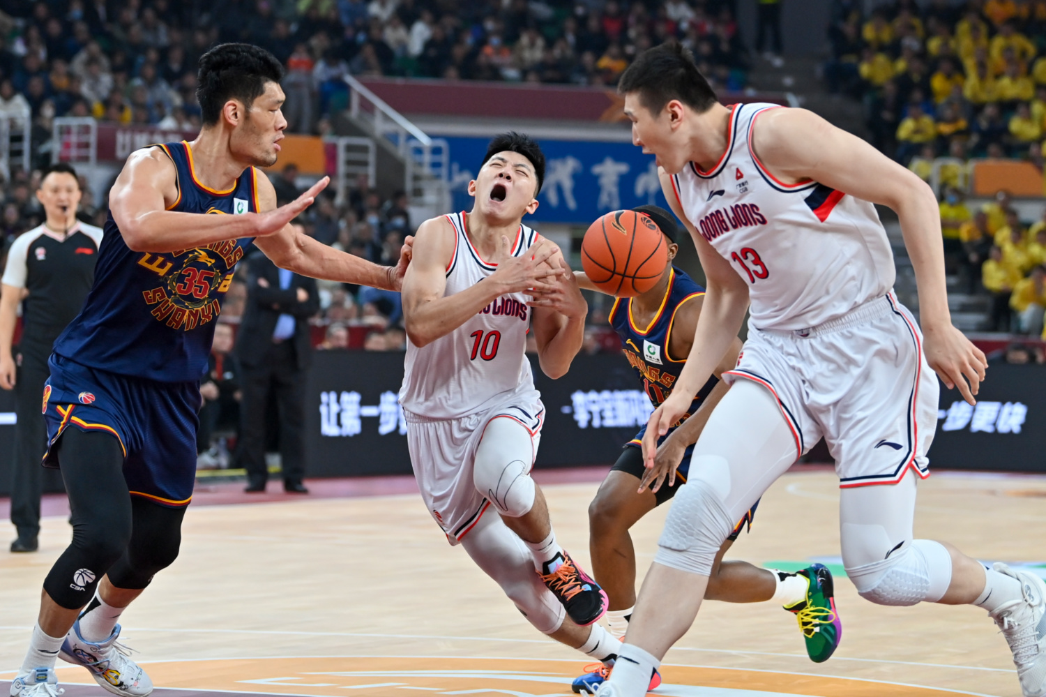 CBA球队闪击对手，实现逆转胜利的简单介绍