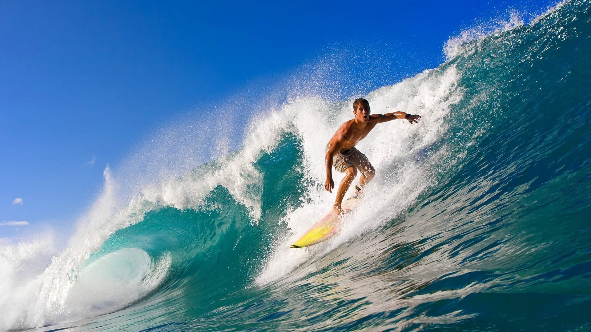 赛道与球场，当F1街道赛的精准超越，遇见快船的立体火力压制