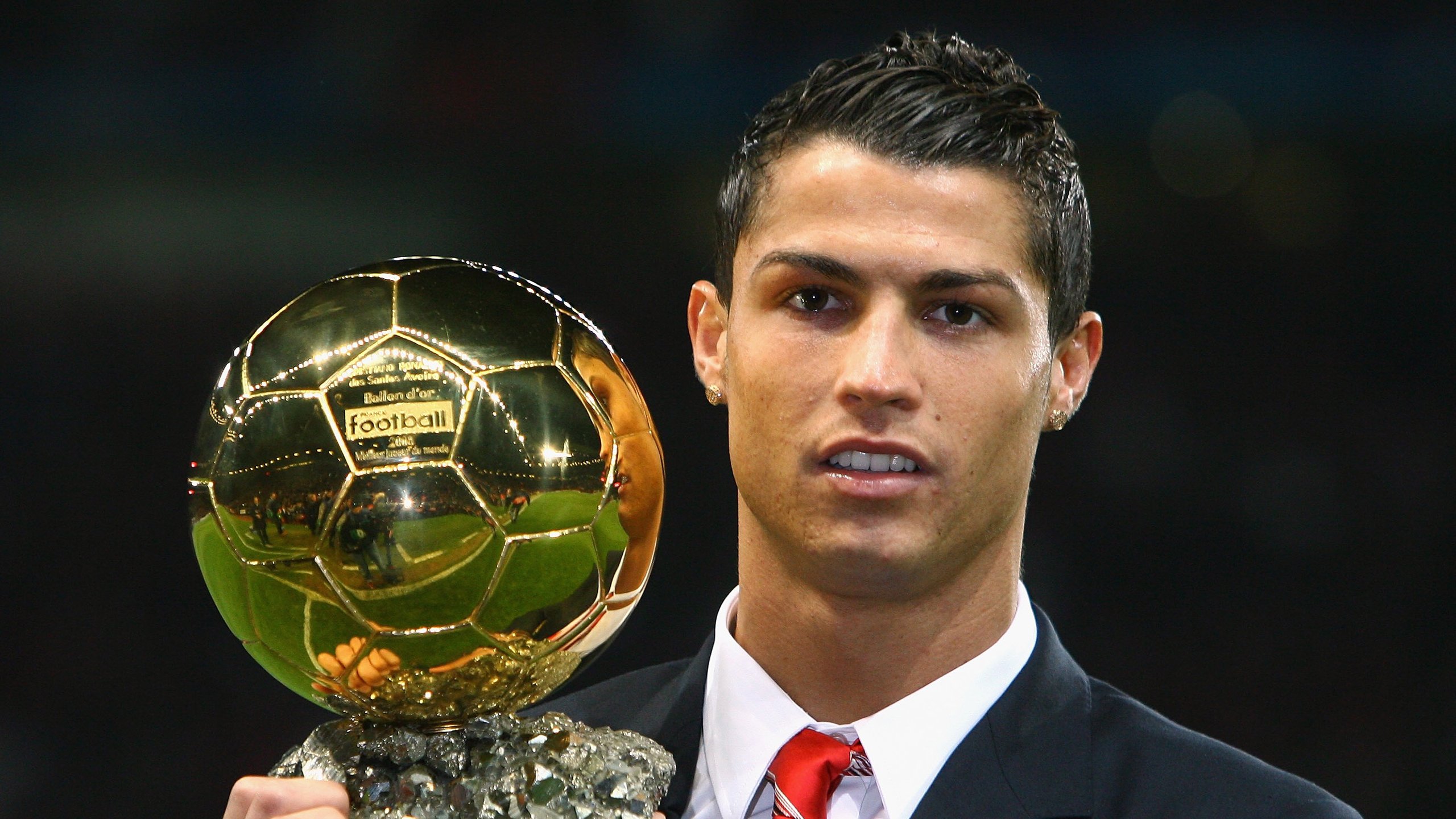 梁靖崑独木成林,英格兰队破法记—当团队精神跨越体育疆界